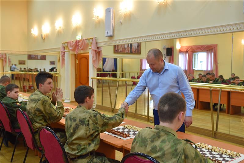 В Московском президентском кадетском училище им. М.А. Шолохова  состоялся мастер-класс по Таврели – русским трехмерным шахматам