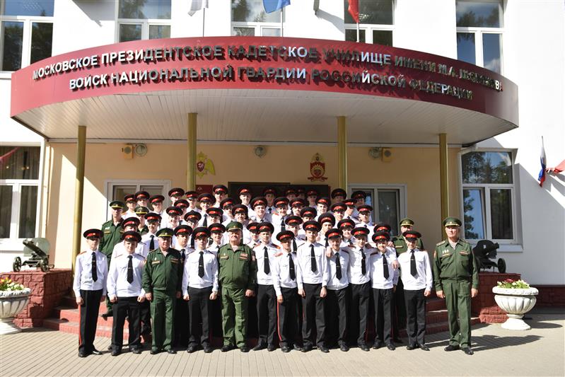 ТОРЖЕСТВЕННОЕ ВРУЧЕНИЕ АТТЕСТАТОВ КАДЕТАМ 9 КЛАССОВ