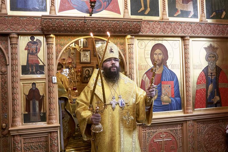 Архиерейское богослужение в Князь-Владимирском храме