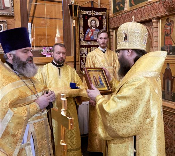 Архиерейское богослужение в Князь-Владимирском храме