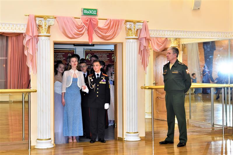 Новогодний бал кадет 10-х классов
