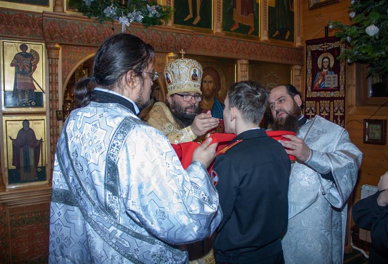 Архиерейское богослужение в день малого престольного праздника в честь апостола и евангелиста Марка в храме св. равноап. кн. Владимира при МПКУ им. М.А. Шолохова