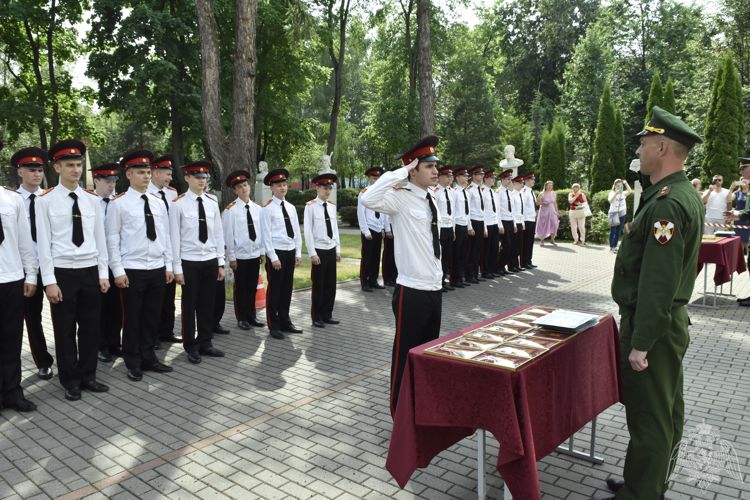 ТОРЖЕСТВЕННОЕ ВРУЧЕНИЕ АТТЕСТАТОВ ВЫПУСКНИКАМ-2021