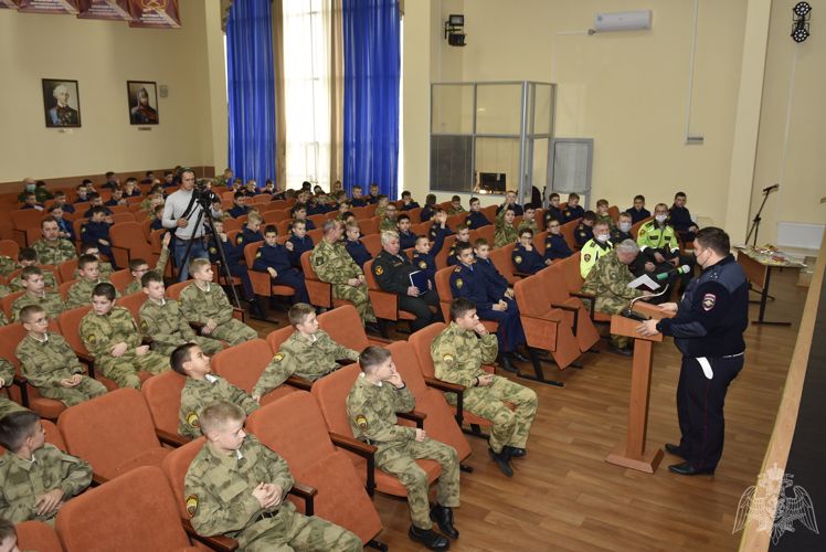 ВСТРЕЧА КАДЕТ УЧИЛИЩА С ПРЕДСТАВИТЕЛЯМИ СЛУЖБЫ ОРГАНИЗАЦИИ БЕЗОПАСНОСТИ ДОРОЖНОГО ДВИЖЕНИЯ РОСГВАРДИИ