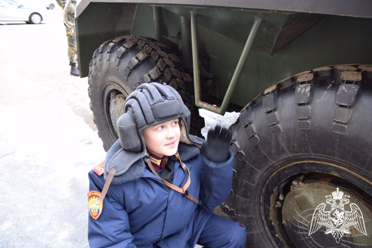 Экскурсия кадет в ОМОН (Т) ГУ Росгвардии по г.Москве