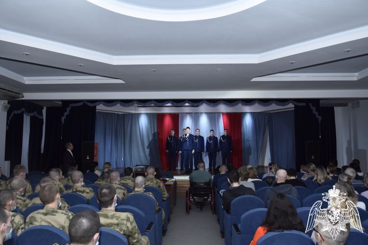 Ансамбль песни и пляски «Молодая гвардия» выступил в Главном военном клиническом госпитале войск национальной гвардии  Российской Федерации