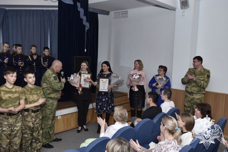 Ансамбль песни и пляски «Молодая гвардия» выступил в Главном военном клиническом госпитале войск национальной гвардии  Российской Федерации