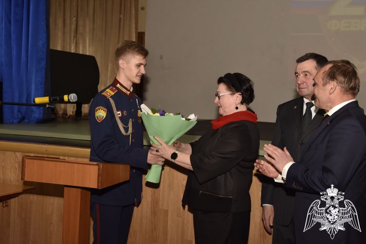 ТОРЖЕСТВЕННЫЕ МЕРОПРИЯТИЯ, ПОСВЯЩЕННЫЕ ДНЮ ЗАЩИТНИКА ОТЕЧЕСТВА