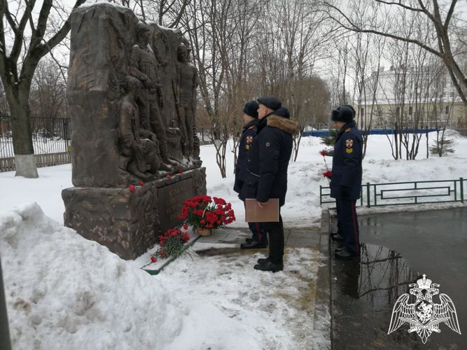 Работники и кадеты МПКУ Росгвардии участвуют в мероприятиях, посвященных Дню памяти о россиянах, исполнявших служебный долг за пределами Отечества