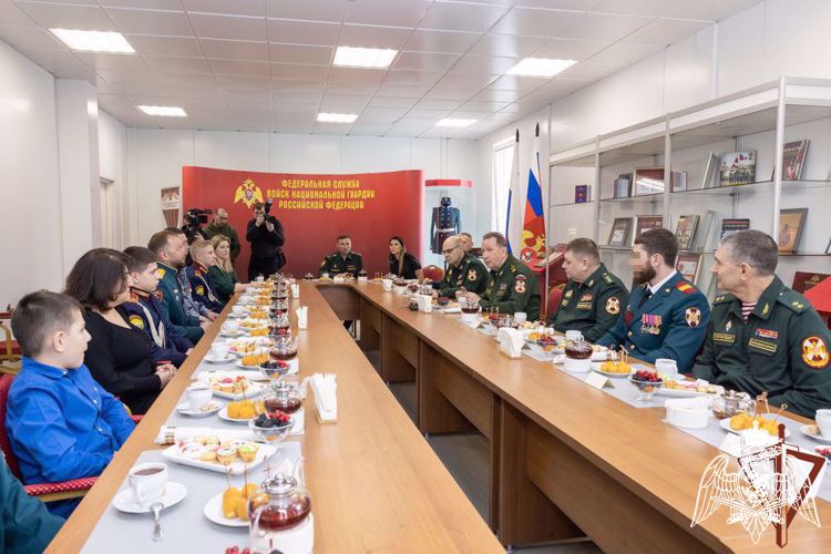 Генерал армии Виктор Золотов встретился с династиями росгвардейцев в Московском президентском кадетском училище имени М.А. Шолохова