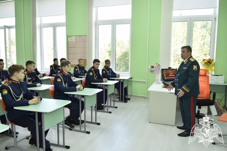 1 сентября 2023 года в МПКУ имени М.А. Шолохова войск национальной гвардии прошли торжественные мероприятия, посвященные Дню знаний
