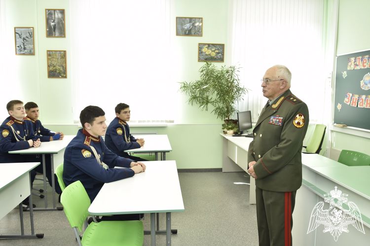 1 сентября 2023 года в МПКУ имени М.А. Шолохова войск национальной гвардии прошли торжественные мероприятия, посвященные Дню знаний