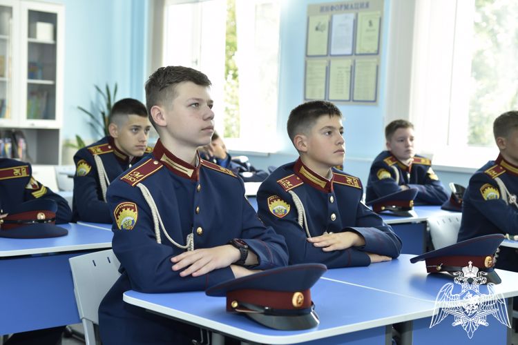 1 сентября 2023 года в МПКУ имени М.А. Шолохова войск национальной гвардии прошли торжественные мероприятия, посвященные Дню знаний