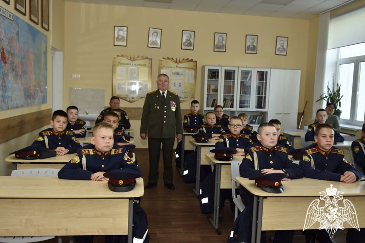 1 сентября 2023 года в МПКУ имени М.А. Шолохова войск национальной гвардии прошли торжественные мероприятия, посвященные Дню знаний
