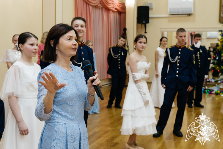 В УЧИЛИЩЕ СОСТОЯЛИСЬ НОВОГОДНИЕ КАДЕТСКИЕ БАЛЫ
