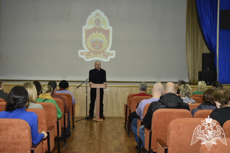 Занятия с педагогическими работниками и родителями