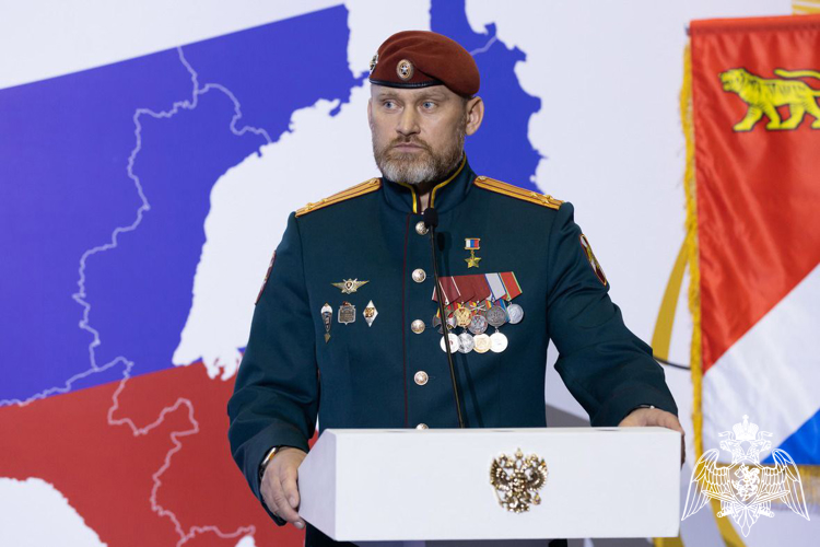 Генерал-лейтенант Алексей Воробьев от имени директора Росгвардии поприветствовал участников VIII Международного Кремлевского Благотворительного Кадетского Бала