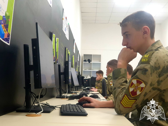 Наши кадеты успешно завершили теоретический этап комплексного экзамена в рамках конкурса "Кибердром.2024"