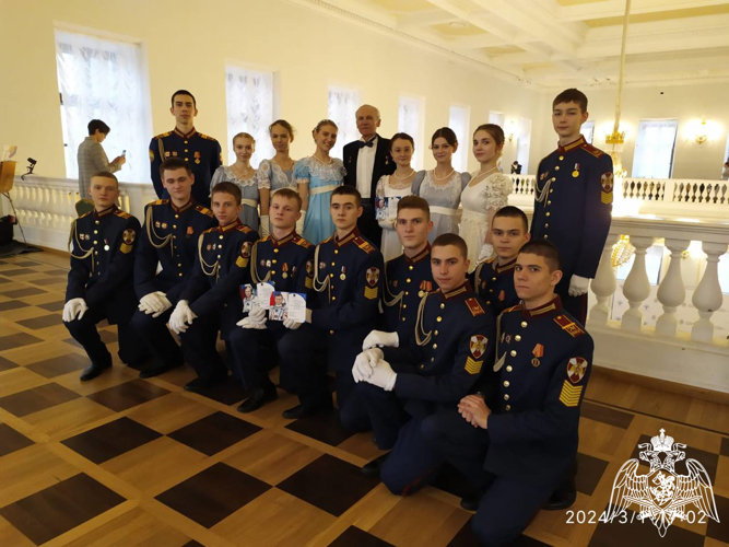 Кадеты Росгвардии приняли участие в Первом Всероссийском Гагаринском бале