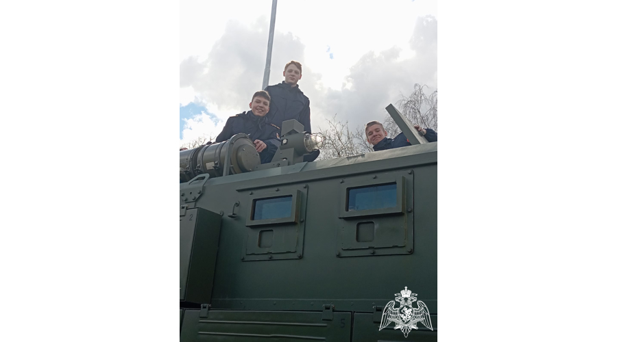КАДЕТЫ МОСКОВСКОГО ПРЕЗИДЕНТСКОГО КАДЕТСКОГО УЧИЛИЩА ИМЕНИ М.А. ШОЛОХОВА ПРИНЯЛИ УЧАСТИЕ  В ВОЕННО-ПАТРИОТИЧЕСКОМ СЛЁТЕ КАДЕТСКИХ КЛАССОВ МОСКОВСКОГО ГАРНИЗОНА