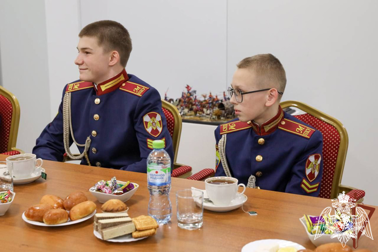 Встреча кадет училища с руководством Росгвардии и АНО «Победоносец», посвященная предстоящему Международному дню защиты детей.