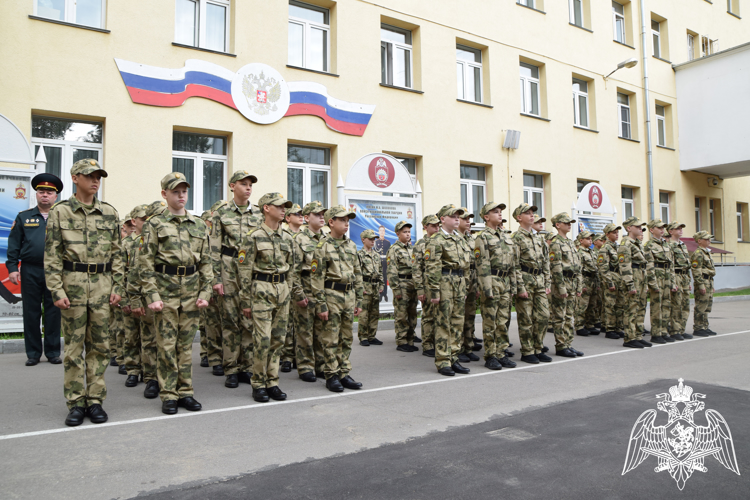 ДЕНЬ ГОСУДАРСТВЕННОГО ФЛАГА РОССИЙСКОЙ ФЕДЕРАЦИИ В МОСКОВСКОМ ПРЕЗИДЕНТСКОМ КАДЕТСКОМ УЧИЛИЩЕ ИМЕНИ М.А.ШОЛОХОВА ВОЙСК НАЦИОНАЛЬНОЙ ГВАРДИИ РОССИЙСКОЙ ФЕДЕРАЦИИ