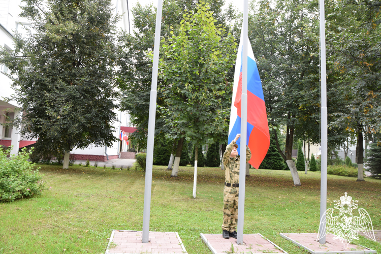 ДЕНЬ ГОСУДАРСТВЕННОГО ФЛАГА РОССИЙСКОЙ ФЕДЕРАЦИИ В МОСКОВСКОМ ПРЕЗИДЕНТСКОМ КАДЕТСКОМ УЧИЛИЩЕ ИМЕНИ М.А.ШОЛОХОВА ВОЙСК НАЦИОНАЛЬНОЙ ГВАРДИИ РОССИЙСКОЙ ФЕДЕРАЦИИ