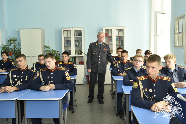 2 сентября 2024 года в МПКУ имени М.А. Шолохова войск национальной гвардии прошли торжественные мероприятия, посвященные Дню знаний