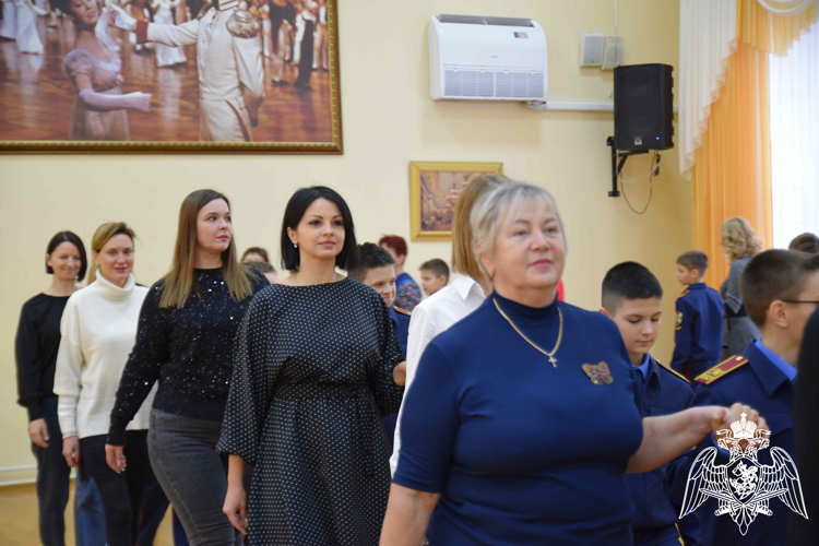 Сводная репетиция 5-х классов: первые шаги к новогоднему балу