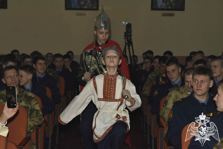 В училище прошел праздничный театрализованный концерт: "Неуловимое чудо"