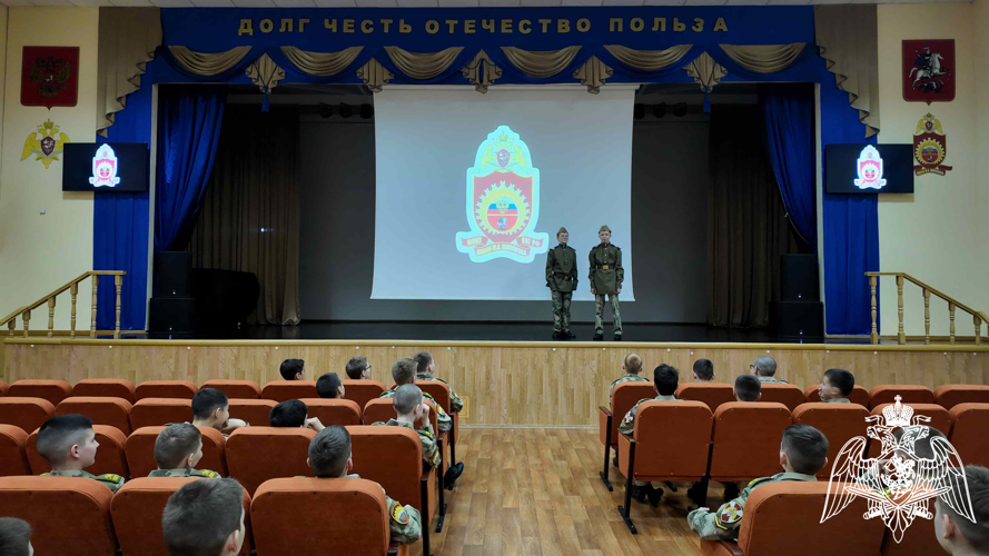 В училище проходят тематические кинопоказы к 80-летию Победы в Великой Отечественной войне