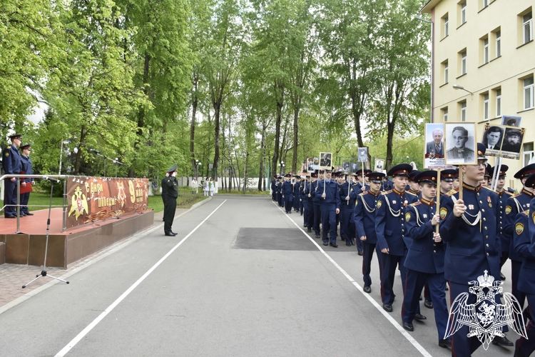 Кадеты МПКУ войск национальной гвардии приняли участие в шествии Бессмертного полка