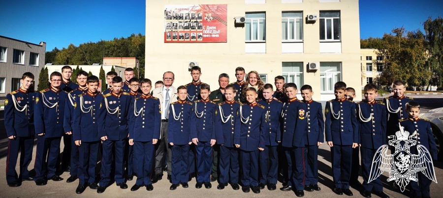Выступление ансамбля песни и танца «Молодая гвардия» перед военнослужащими войсковой части 6549 и членами их семей
