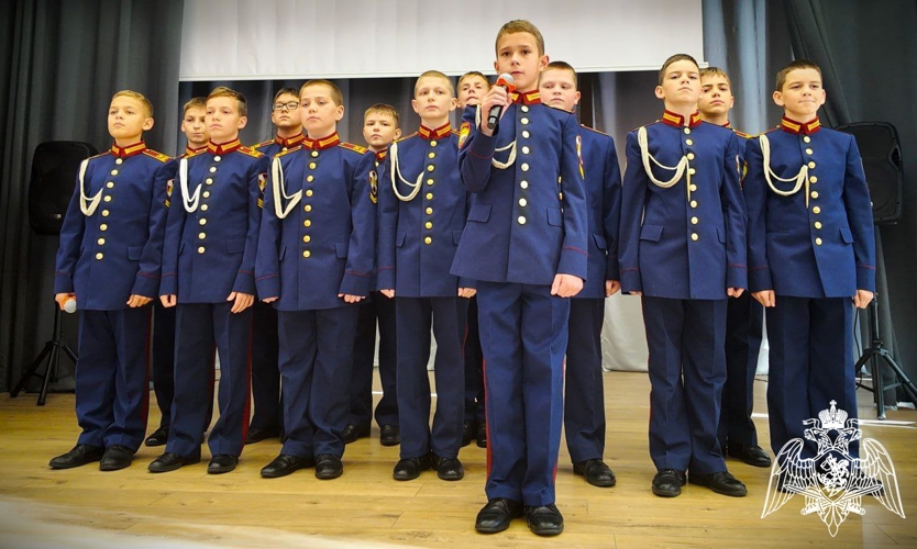 Выступление ансамбля песни и танца «Молодая гвардия» перед военнослужащими войсковой части 6549 и членами их семей