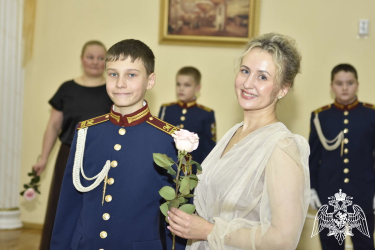 В Московском президентском кадетском училище им. М.А. Шолохова стартовала череда новогодних балов