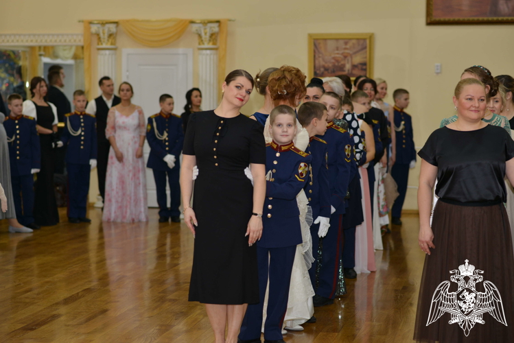 В Московском президентском кадетском училище им. М.А. Шолохова стартовала череда новогодних балов