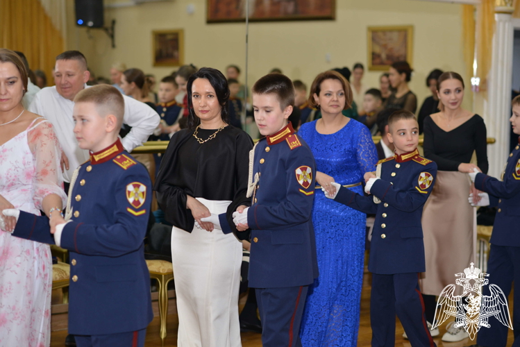В Московском президентском кадетском училище им. М.А. Шолохова стартовала череда новогодних балов
