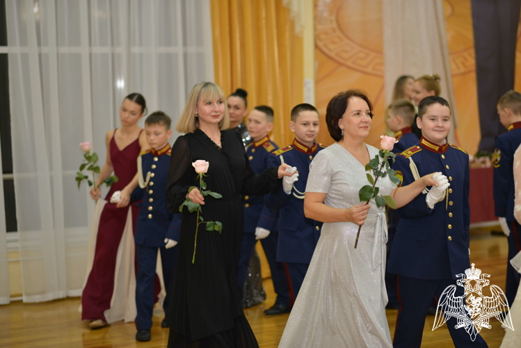 В Московском президентском кадетском училище им. М.А. Шолохова стартовала череда новогодних балов