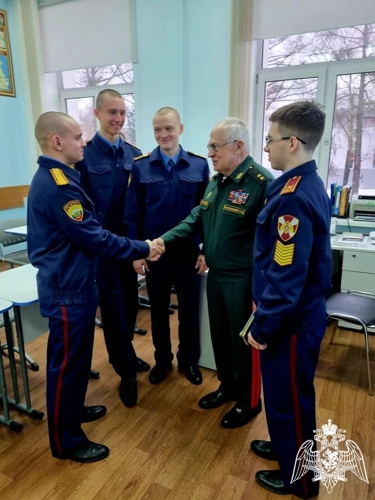 Живая история: ветераны войск правопорядка в гостях у кадет училища.