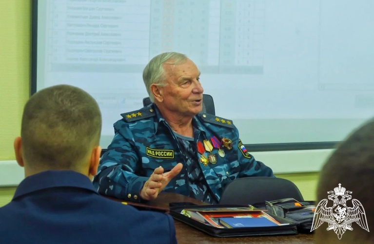 Живая история: ветераны войск правопорядка в гостях у кадет училища.