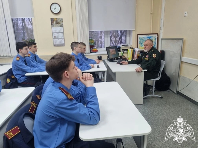Живая история: ветераны войск правопорядка в гостях у кадет училища.