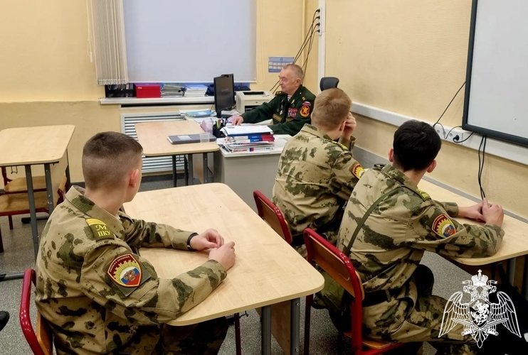 Живая история: ветераны войск правопорядка в гостях у кадет училища.
