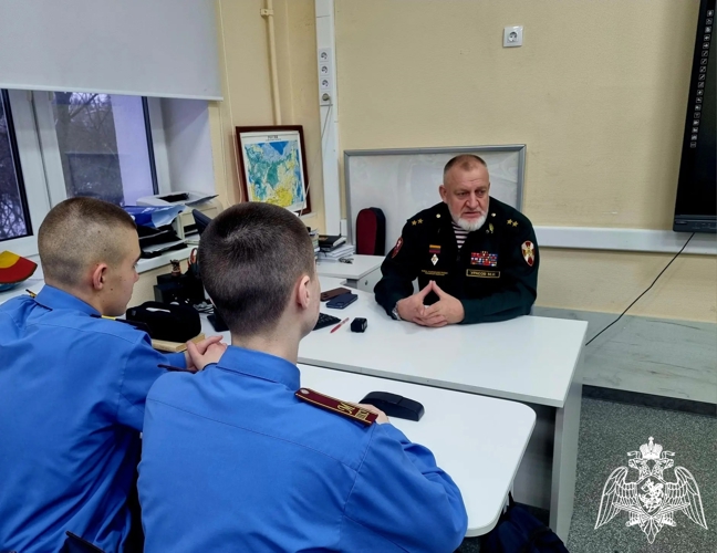 Живая история: ветераны войск правопорядка в гостях у кадет училища.
