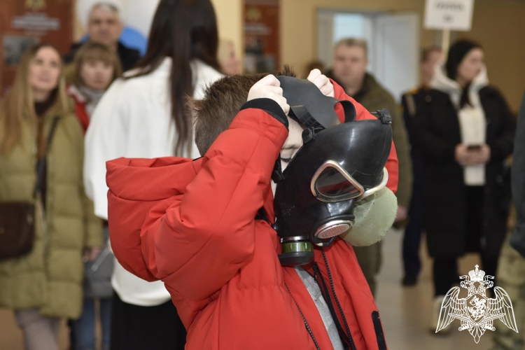 Будущие кадеты и их родители познакомились с условиями обучения в кадетском училище.