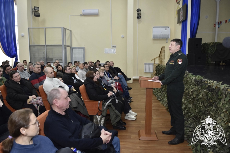 Будущие кадеты и их родители познакомились с условиями обучения в кадетском училище.