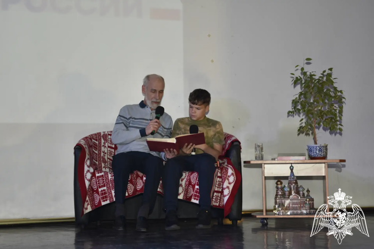 В училище состоялся патриотический концерт "Сквозь время. Разговор у вечного огня"