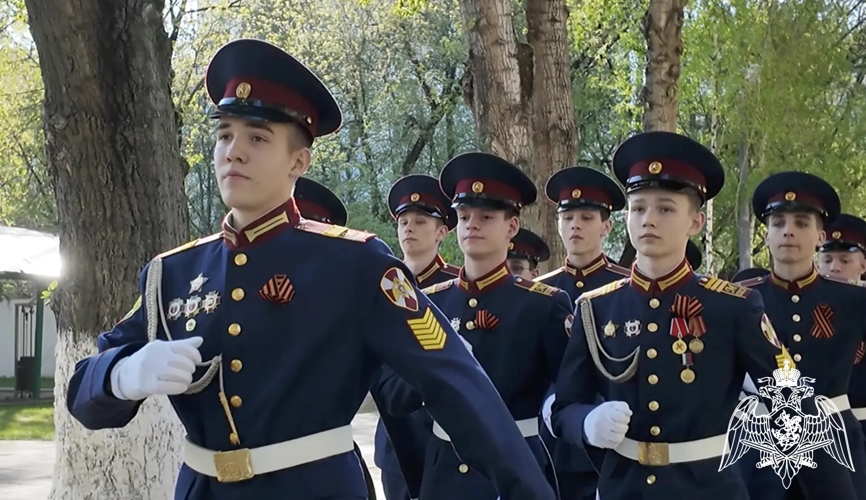 Красив в строю – силён в бою!