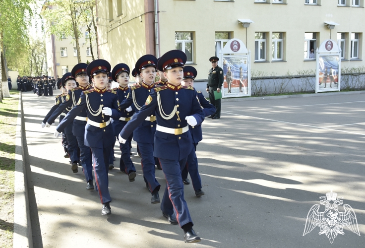 Красив в строю – силён в бою!