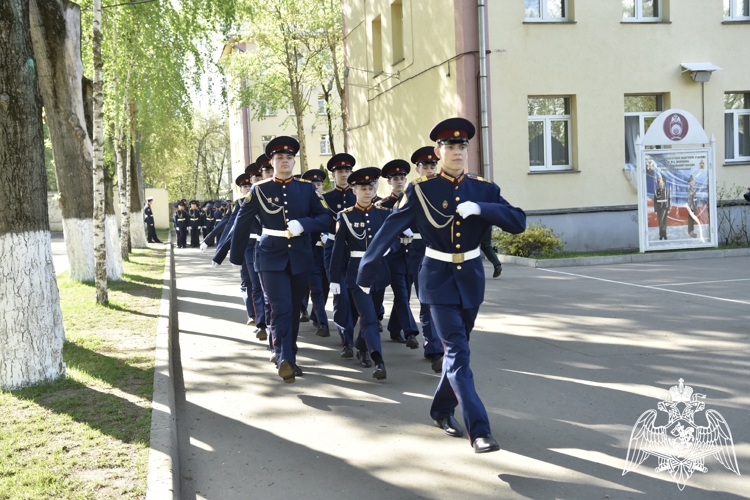 Красив в строю – силён в бою!