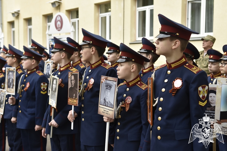 Бессмертный полк в училище: живая память о героях.